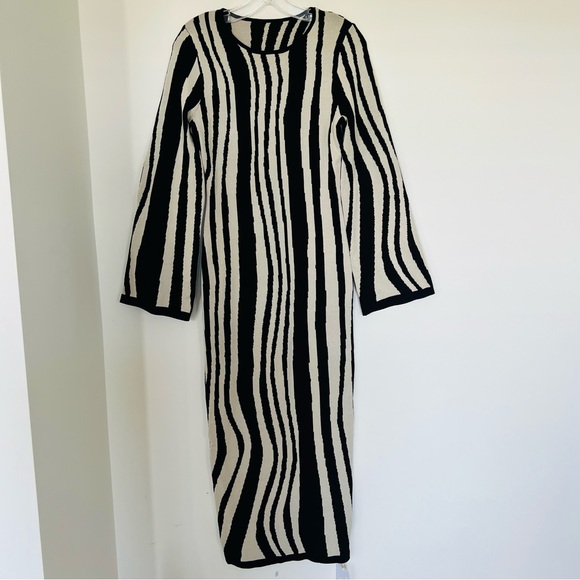 Commense Leisure Zebrataur Long Sleeve Maxi Dress Size S Small NWT - Picture 4 of 12